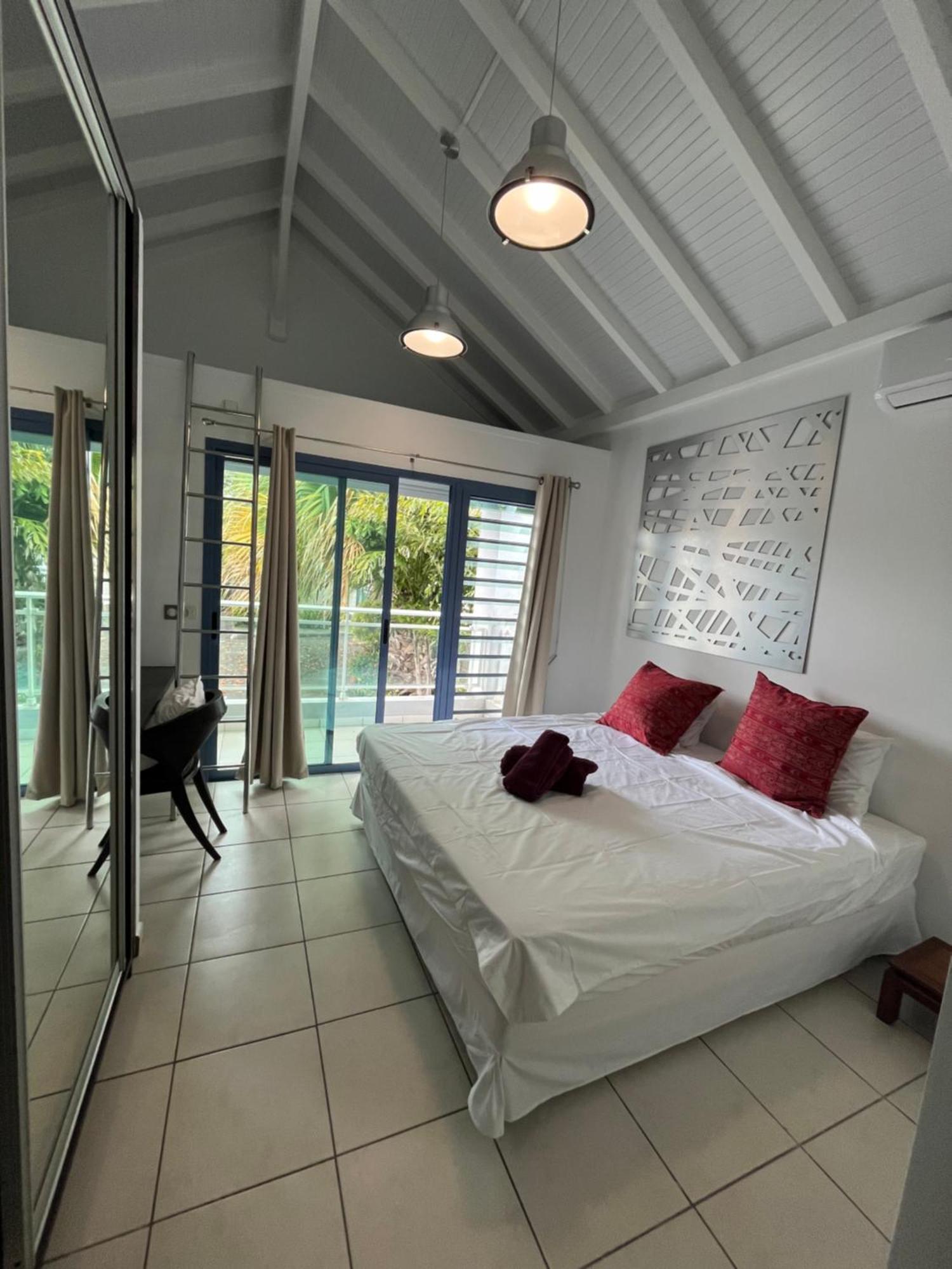 Caroline Et Walter Apartment Sainte-Anne  Ngoại thất bức ảnh